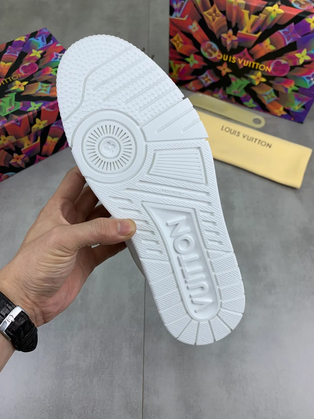 Men's men's shoes 💰P560 new style 💶【LOUIS VUITTON) (original order) new style 🍀LV Louis Vuitton *——LV classic trendy shoes! Made of imported original cowhide and water-dyed cowhide lining. The latest original wear-resistant rubber combination outsole! High quality products! Multiple colors available, code number: 38-46
